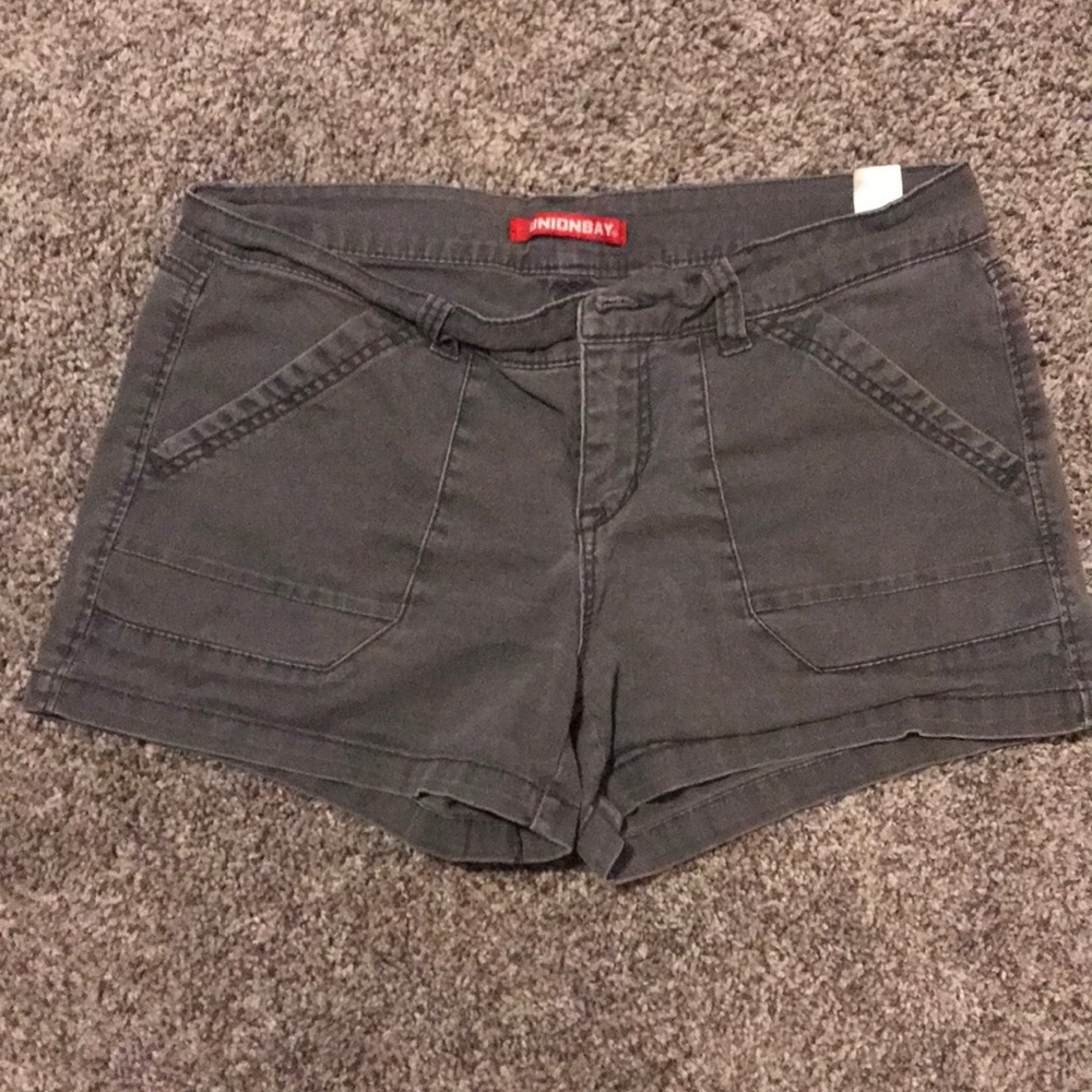 Gray shorts